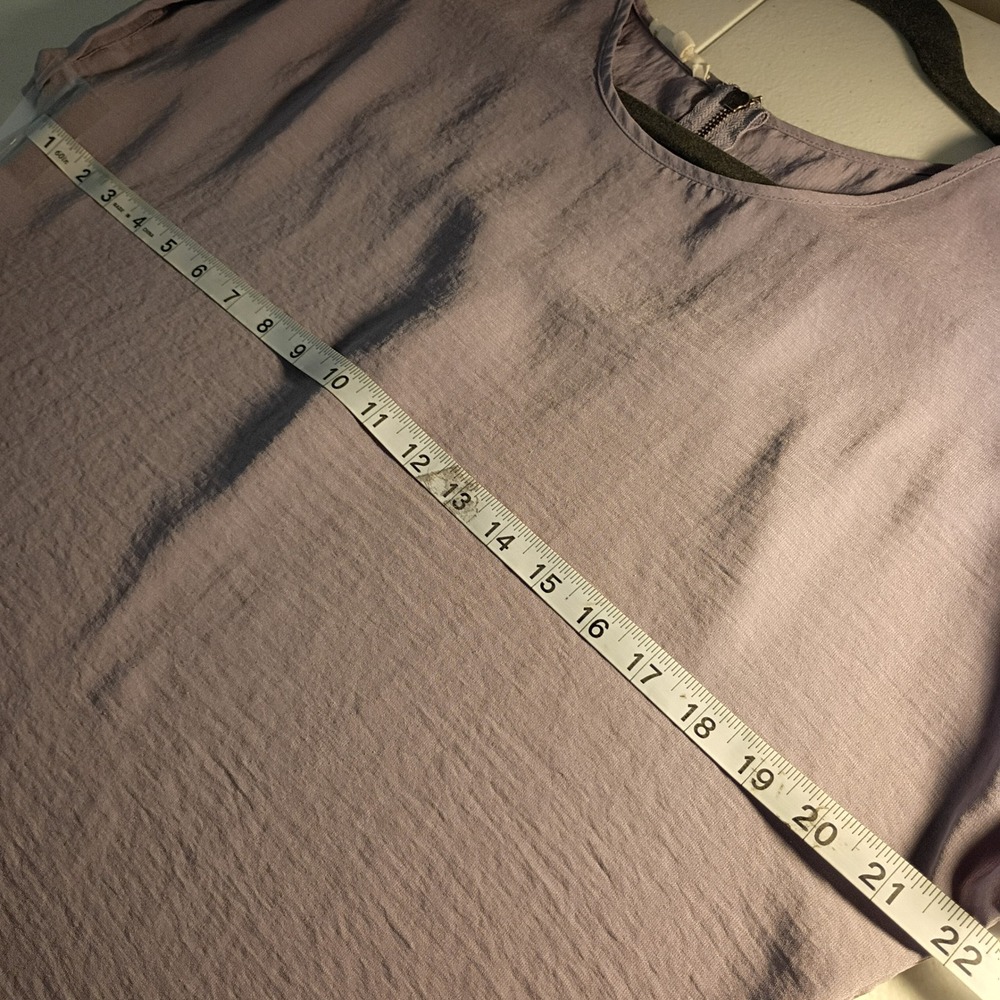 Maurices Womens Mauve Short Sleeve Zip Back Rolled Cuff Blouse Top Small - Picture 5 of 6